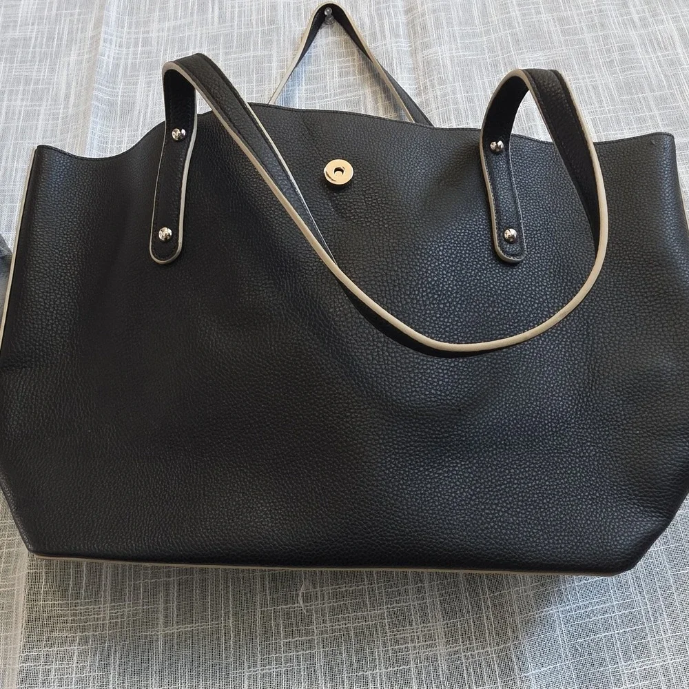 Jessica Moore Black Pebbled Tote Silver Hardware Button Closure Women's